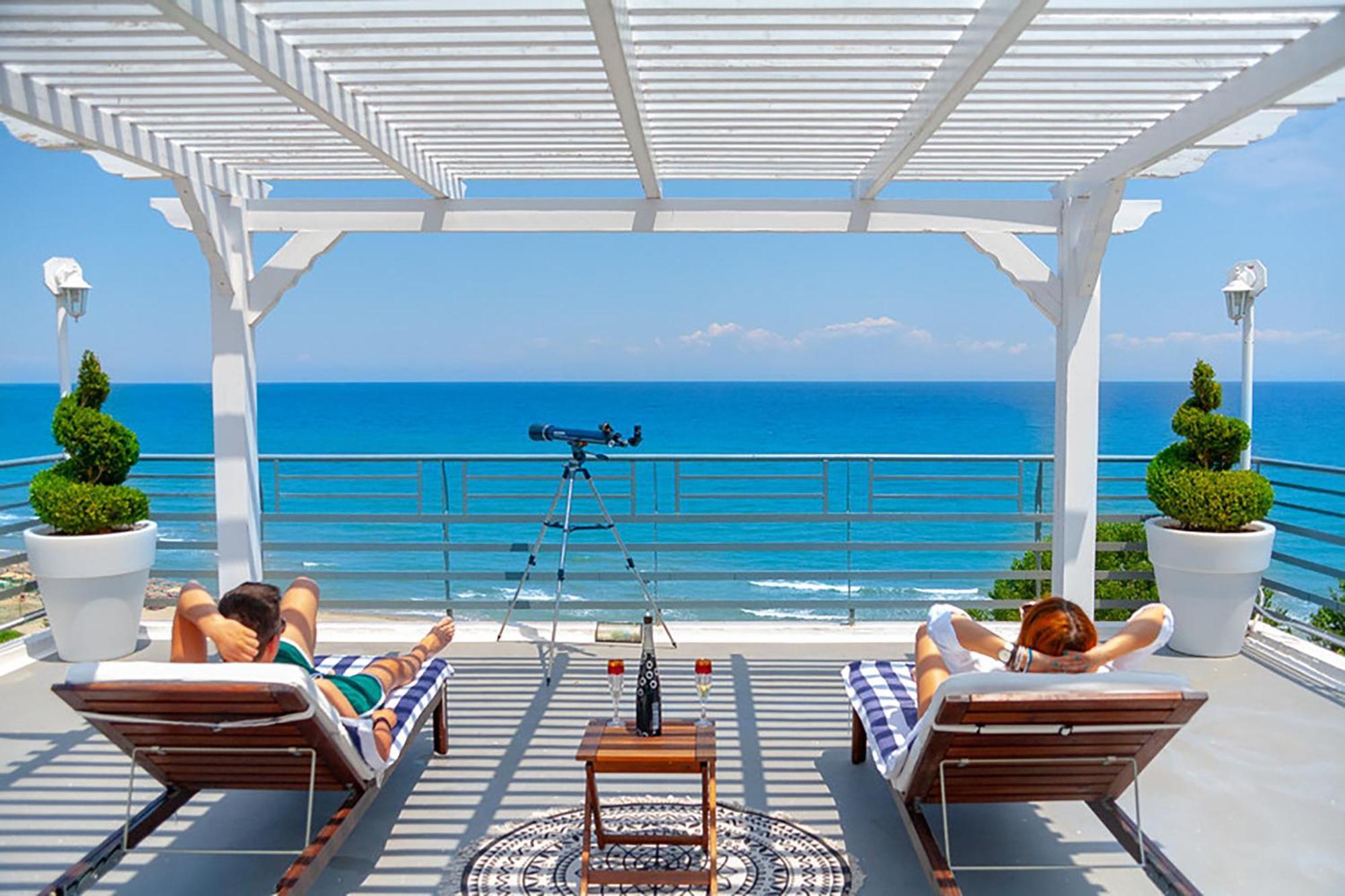 Panorama Suites & Spa - Adults Only Stómion الغرفة الصورة
