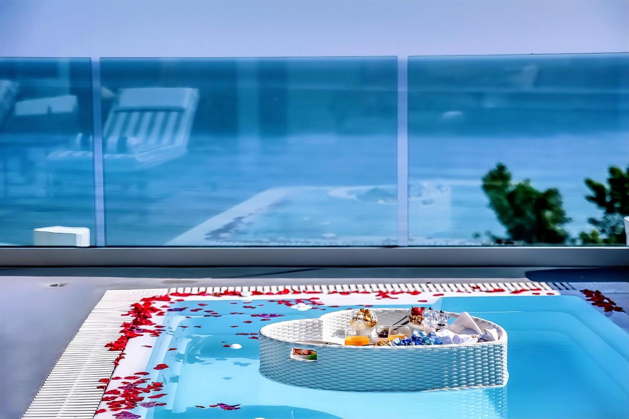 Panorama Suites & Spa - Adults Only Stómion الغرفة الصورة