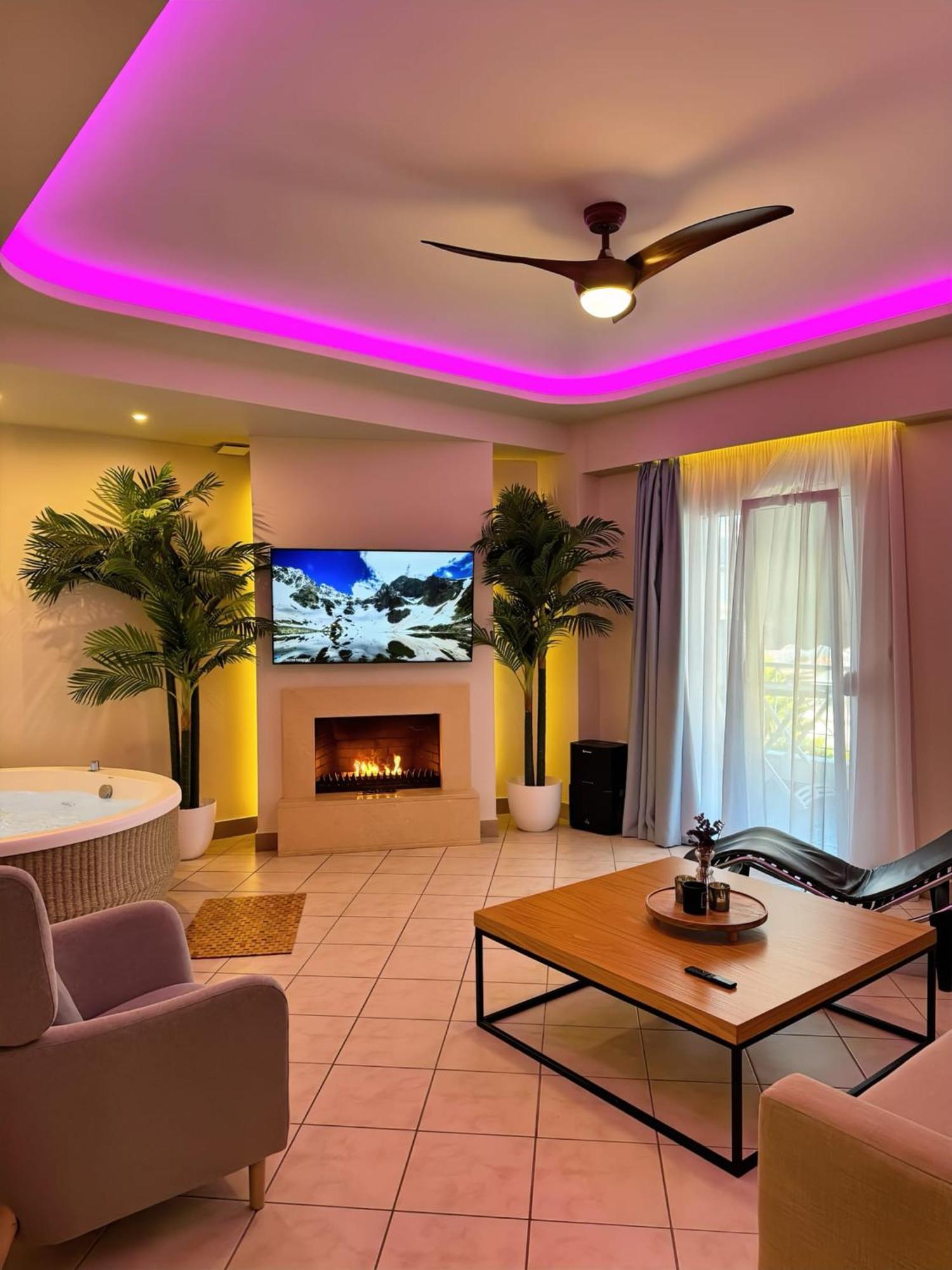 Panorama Suites & Spa - Adults Only Stómion الغرفة الصورة