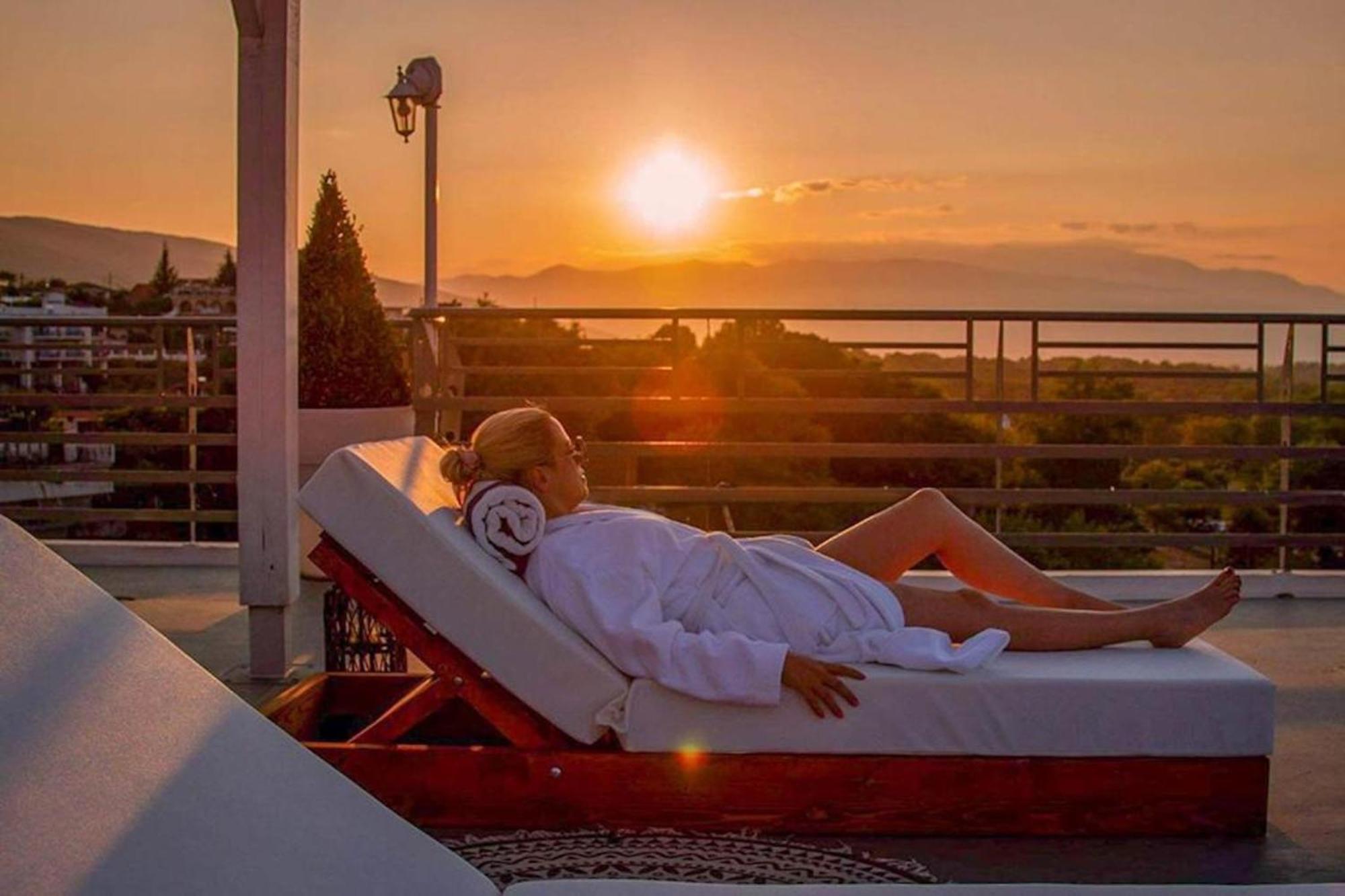Panorama Suites & Spa - Adults Only Stómion الغرفة الصورة