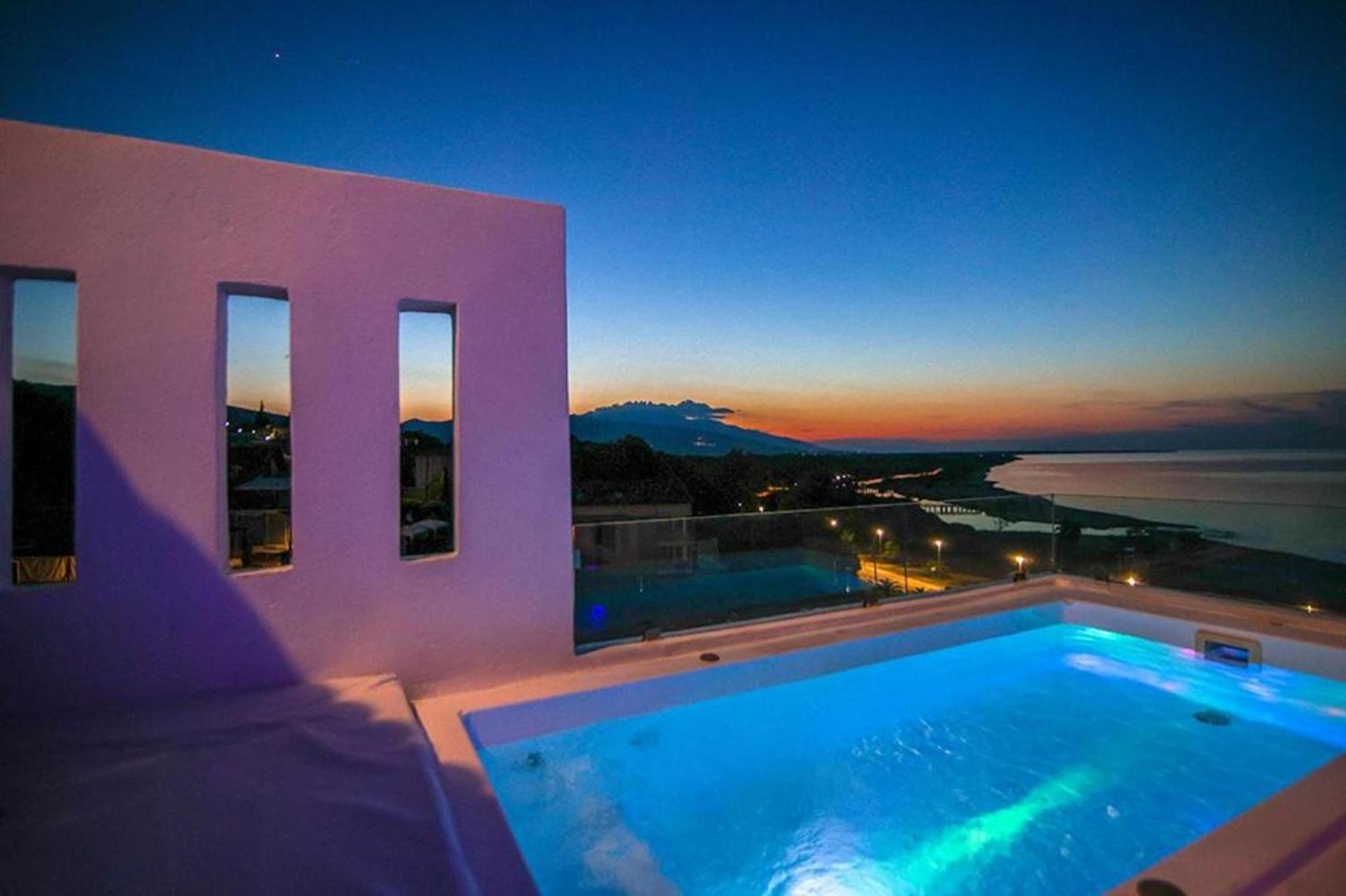 Panorama Suites & Spa - Adults Only Stómion الغرفة الصورة
